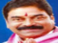 కావేటి అనుచరుల బైక్ ర్యాలీ అడ్డుకున్న తెలంగాణవాదులు, ఉద్రిక్తం