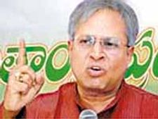 సోనియా ఏం రాశారో చదవండి: వైయస్ జగన్‌పై ఉండవల్లి నిప్పులు