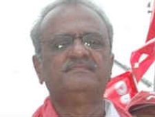 మంత్రులు చిత్తకార్తె కుక్కల్లా తిరుగుతున్నారు: నారాయణ