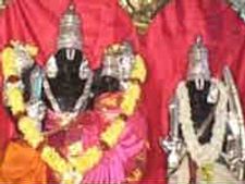 శ్రీరామ నవమి వేడుకల్లో వ్యక్తి మృతి, ఓ యువకుడి గల్లంతు