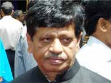 వైయస్ జగన్ తన అవినీతి డబ్బును ప్రజలకు పంచాలి: మైసూరా రెడ్డి