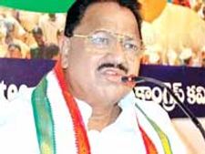 రెండుసార్లు ఓడించినా డిఎస్‌కు బుద్ది రాలేదు: జగన్ వర్గం నేత రెహ్మాన్