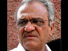 వైయస్ జగన్ వైయస్సార్ వారసుడు కాడు: నారాయణ