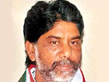 జగన్‌తో వెళ్లడానికి నలుగురు పునరాలోచనలో పడ్డారు: మల్లు భట్టి