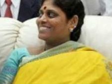 పులివెందులలో వైయస్ విజయమ్మకు 14 వేల ఓట్ల ఆధిక్యం