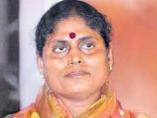 పులివెందులలో వైయస్ విజయమ్మ రికార్డు, 85 వేల మెజారిటీ
