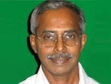 మధ్యలోనే ఓట్ల లెక్కింపు కేంద్రం నుంచి వెళ్లిపోయిన వైయస్ వివేకా