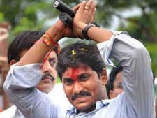 నన్ను చూశాకే రైతులు గుర్తొచ్చారా: దీక్షలో జగన్ టార్గెట్ చంద్రబాబే