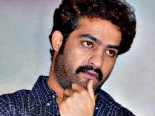 పార్టీ సమావేశానికి జూ. ఎన్టీఆర్ వర్గం నేతలు వంశీ, నాని డుమ్మా