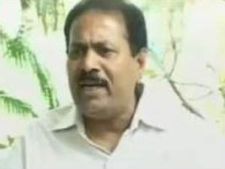 వెనక్కి తగ్గిన వేణుగోపాలాచారి, పార్టీ అధినేత చంద్రబాబుతో భేటీ