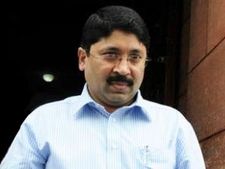బిఎస్ఎన్ఎల్‌ను లూటీ చేసిన మారన్, ఇంటికి 322 టెలిఫోన్ లైన్లు?