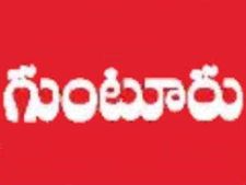 ప్రియుడిని చెట్టుకు కట్టేసి అతని ఎదుటే ప్రియురాలిపై గ్యాంగ్ రేప్