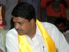 తెలంగాణ ఇస్తే ఆత్మాహుతి దాడులు: పయ్యావుల