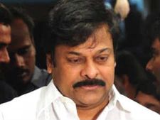 తిరుపతి ప్రజలపై అలిగి హైదరాబాద్ వచ్చేసిన చిరు