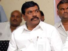 మంత్రి సారయ్య కొత్త పాట: రోశయ్య తెలంగాణవాది