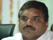 బొత్సకు చిరంజీవి వర్గం నుండి చుక్కెదురు