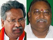 రాయపాటి, కావూరిలపై తెలంగాణ కాంగ్రెసు ధ్వజం