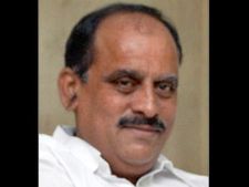 తెలంగాణ తెలుగుదేశం ఎమ్మెల్యేలపై గుడ్లు, రాళ్లతో దాడి