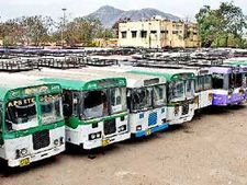 తెలంగాణ సరిహద్దులో బస్సుల నిలిపివేత, తీవ్ర ఉద్రిక్తత