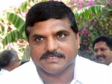 బొత్సపై హెలికాప్టర్ పూల వర్షం, చిరంజీవికి పొగడ్తలు