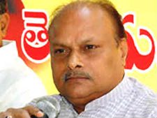 కాంగ్రెసు డైరెక్షన్‌లో జగన్: బాబు కేసుపై యనమల
