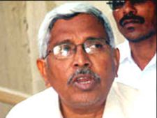పాపం తెలంగాణ మంత్రులదే, దిగి వచ్చేది: కోదండరామ్