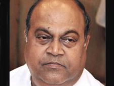 సోనియాను, చంద్రబాబును అడుగుపెట్టనీయం: నాగం
