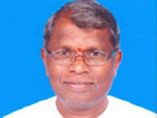 టిఆర్ఎస్‌లో చేరతారని ప్రచారం: మంత్రులపై రాజయ్య