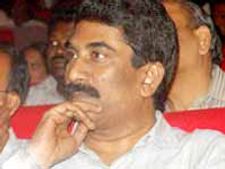 ఆంధ్రజ్యోతి ఎండి వేమూరి రాధాకృష్ణపై కేసు కొట్టివేత