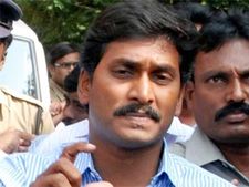 వేటుకు ముందే జగన్ ఉప ఎన్నికల ప్రచారం!