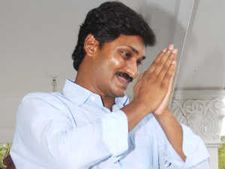 సిఎం కిరణ్ కుమార్ అబద్దాలు చెబుతున్నారు: జగన్