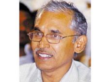 రాష్ట్ర విభజనపై టిడిపి నిలువునా చీలింది: రాఘవులు