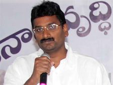 ఉద్యోగమా, క్లినికా ఏదో తేల్చుకోండి?: వైద్యులకు కొండ్రు