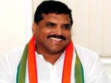 మంత్రులకు సుప్రీం నోటీసులకు కారణం మేమే: బొత్స