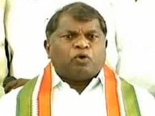 కాంగ్రెస్ ఎంపి రాజయ్యపై కేసు, అరెస్టు చేసే అవకాశం