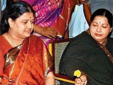శశికళను క్షమించిన జయలలిత, బహిష్కరణ ఎత్తివేత