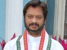 జగన్‌ను ఎందుకు అరెస్టు చేయలేదు: హర్షకుమార్ 