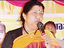 ఎస్పీ శ్యాంసుందర్‌పై నన్నపనేని రాజకుమారి ఫైర్