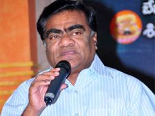 అవినీతికి ఆదర్శం: డిసిఎంపై బాబు మోహన్ సెటైర్