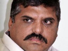సిఎం కావాలని జగన్ పట్టు: బొత్స, డేంజరసన్న విహెచ్