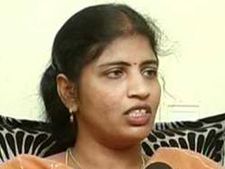 పరకాలలో పోటీ: నళిని వెనక ఎవరున్నారు?