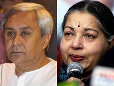 ఒకే వేదికపై నవీన్, జయలలిత: కూటమి పుకార్లు