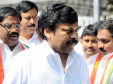 టిఎస్సార్ గెలుపుకు మీరు చేయాల్సిందొక్కటే: చిరంజీవి