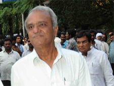 జైళ్లకెళ్లే వారిని, పంపించేవారిని గెలిపించొద్దు: నారాయణ