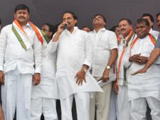 జగన్‌తో కెసిఆర్ కుమ్మక్కై రెచ్చగొడుతున్నారు: కిరణ్ 