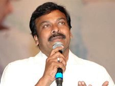 'విజయమ్మ'పై చిరంజీవి కామెంట్, అధినాయకుడుపై నో
