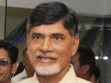 జగన్ ఆర్థిక ఉన్మాది: బాబు, పోలీసులకు క్షమాపణ