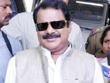 వైయస్ జగన్‌పై సిఎం వ్యాఖ్యకు ధర్మవరపు అసంతృప్తి