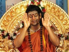 నిత్యానంద ఆశ్రమంలో తమిళ పోలీసుల సోదాలు