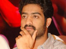 జగన్ పార్టీలోకి నాని: ఖండించిన జూనియర్ ఎన్టీఆర్
